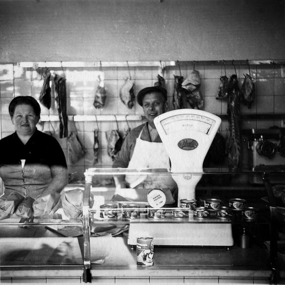 anno_dazumal_metzgerei_schmid_low_sw.jpg anno_dazumal_metzgerei_schmid_low_sw